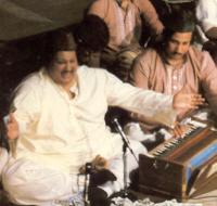 The Purest Qawwali Performances from young NFAK.. Live at Luxar Cinema 1979